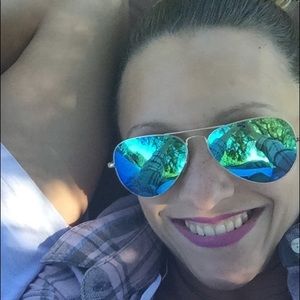 Meet your Posher, Christina