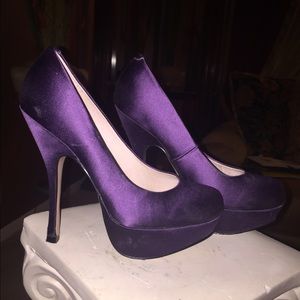 Steve Madden Purple round toe satin pumps