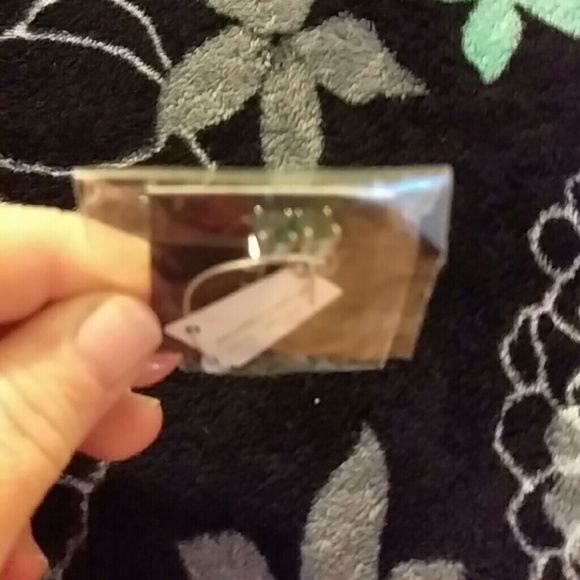 Earrings - Picture 2 of 2