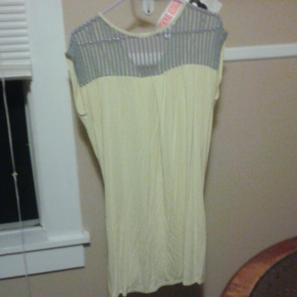 Yellow drape dress - Picture 2 of 3