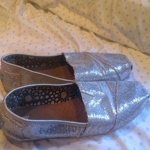 Sliver glitter toms