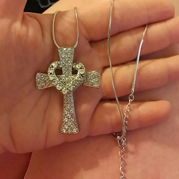 Cross necklace never worn