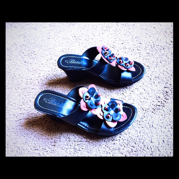 WEDGES SANDALS - Picture 1 of 3