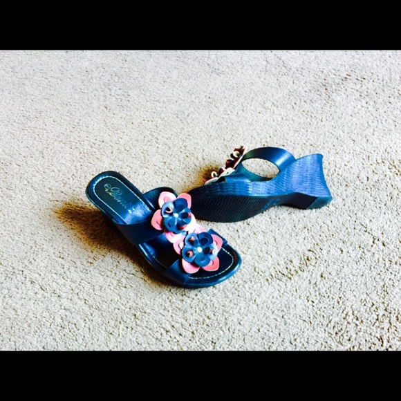 WEDGES SANDALS - Picture 2 of 3