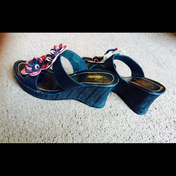 WEDGES SANDALS - Picture 3 of 3