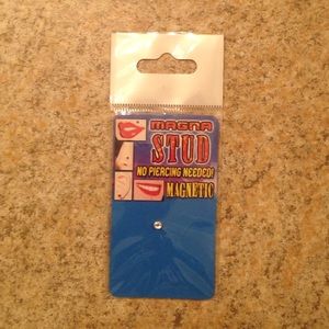 Magnetic nose stud never opened (multiple pics)