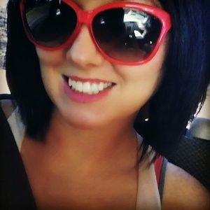 Meet your Posher, Lena