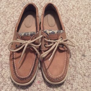 Sperry Top-Siders *on hold*