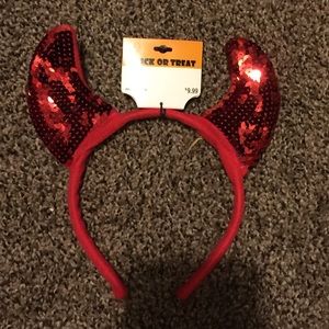 Halloween devil horns head band new never worn