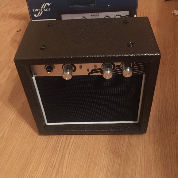 First Act Amplifier - Picture 2 of 2