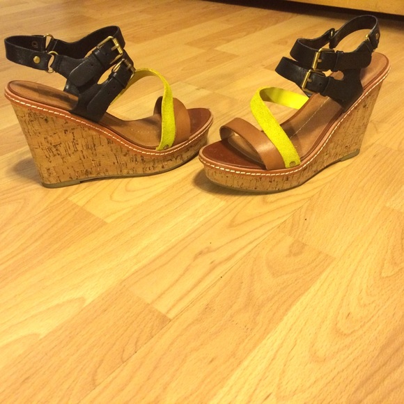 Sandals - Picture 2 of 3