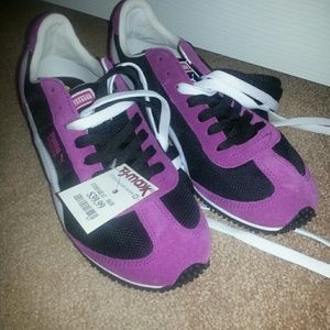 New Puma sneakers size 9