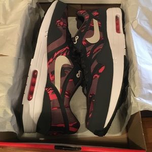 Nike air max premium tape shoes. Dead stock new
