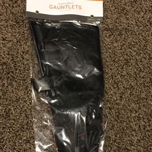 Sound effect gauntlet gloves