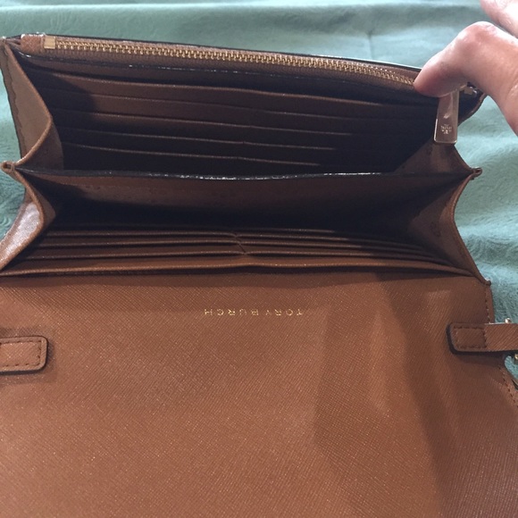 Tory Burch brown cross body - Picture 3 of 3