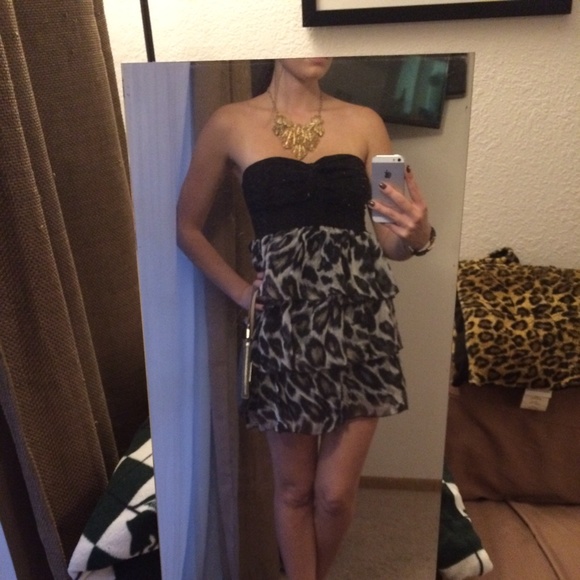 Flirty Ruffled Dress - Picture 2 of 2