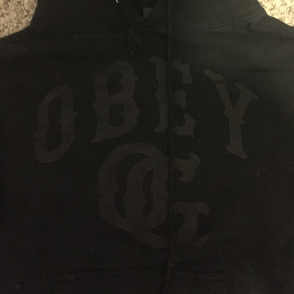 Black obey sweatshirt - Picture 2 of 2