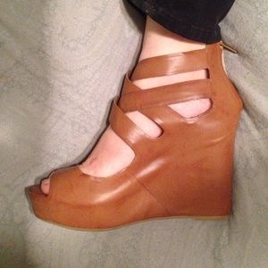 Super cute tan wedges