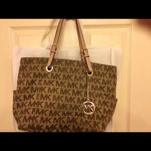 Michael Kors Tote