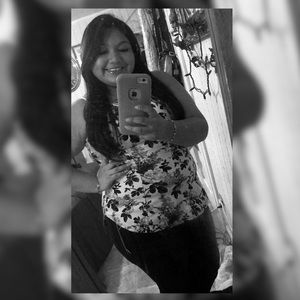 Meet your Posher, Anahi