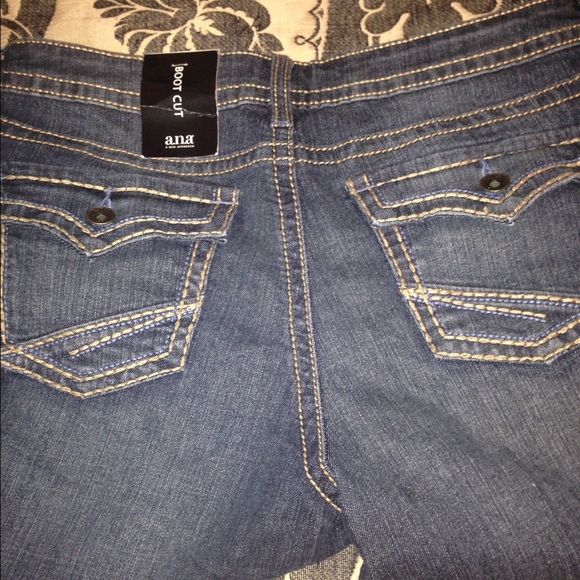 Jeans - Picture 3 of 4