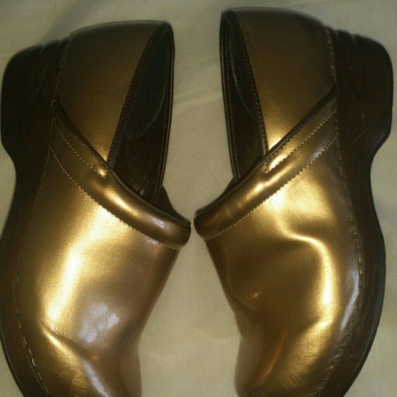 Shoes - Picture 2 of 4