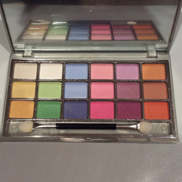 Eyeshadow Set - Multi Color - Picture 4 of 4