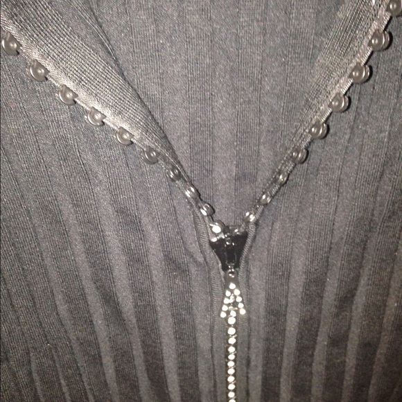 Top - Picture 2 of 4