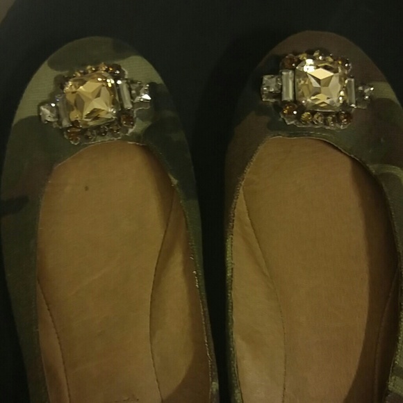 Steve Madden size 9 camouflage flats
