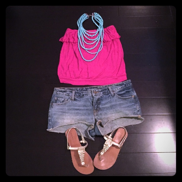 ☀️SALE☀️ Super flirty bright pink tube top!