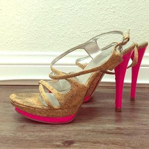 🍭Guess cork heel pink shoes