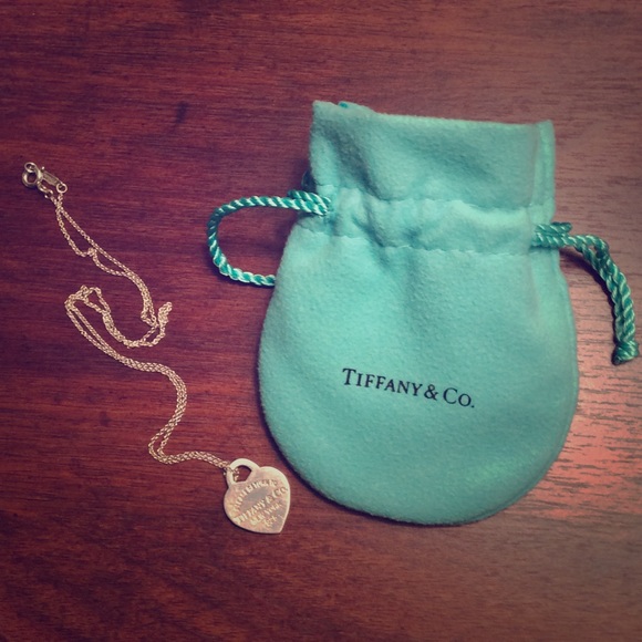 Tiffany & Co. Jewelry - Return to Tiffany heart pendant necklace