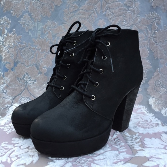 🚨SOLD🚨RASPY Steve Madden booties