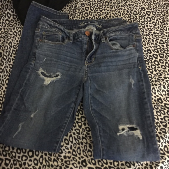 AE size 8 SKINNY JEANS