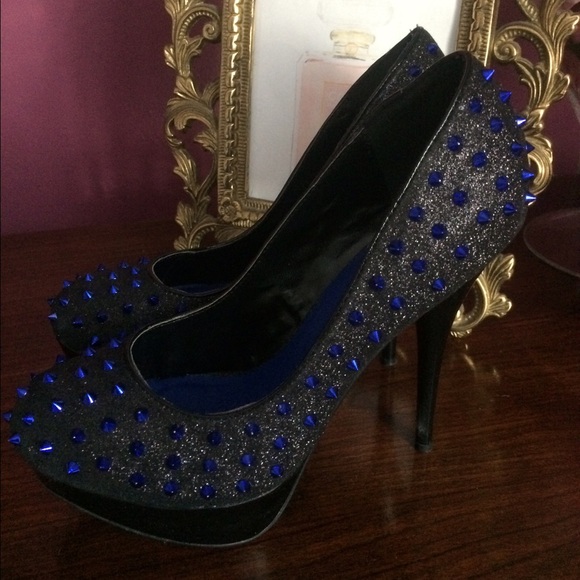 Sheik heels worn once