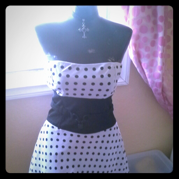 Black & White Polka Dot Goth 50's Style dress - Picture 1 of 2