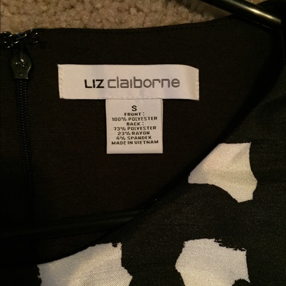 🚫BUNDLED!🚫 Gorgeous black/white square tank - Picture 4 of 4