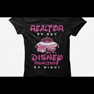 Meet your Posher, Lara