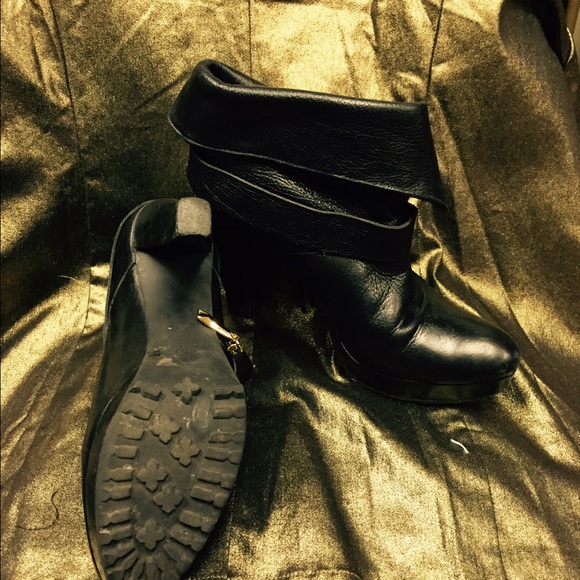 Boots - Picture 3 of 4