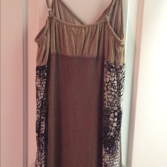 Dress - Picture 3 of 4