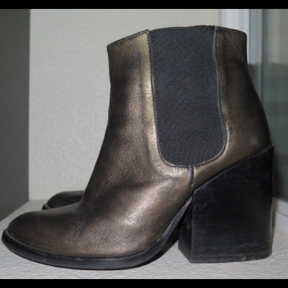 Zara Gold Leather Chelsea Boot