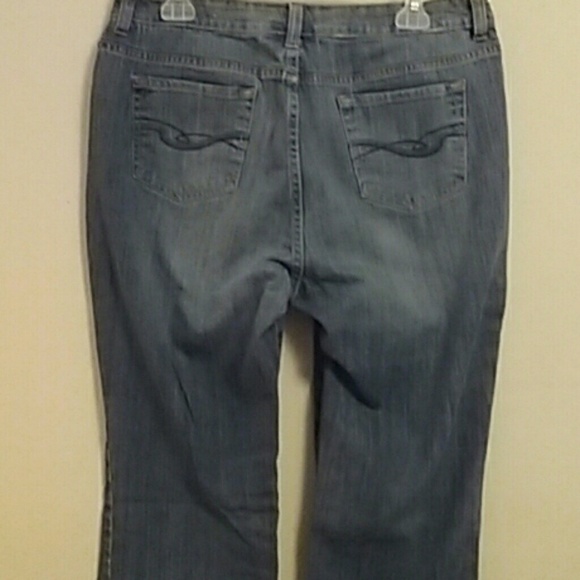 Jeans - Picture 2 of 3