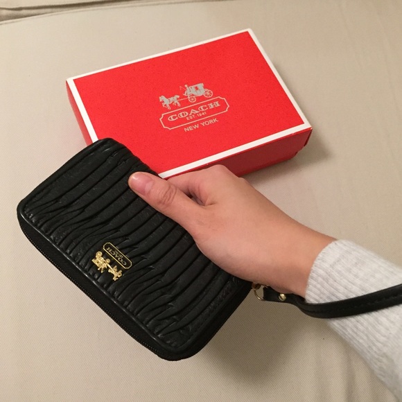 Coach • Pleated Leather Wristlet - Picture 1 of 4
