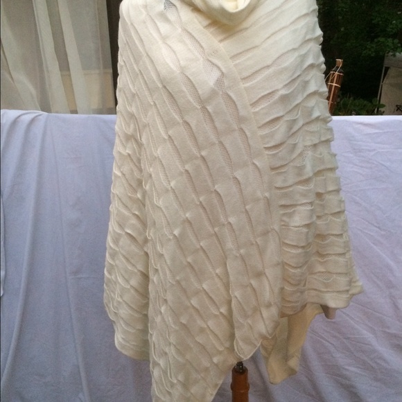 Textured cream poncho