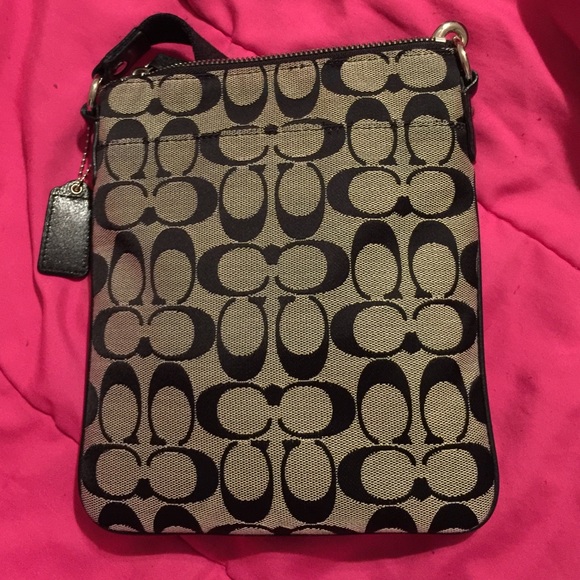 Coach crossbody - Picture 2 of 4