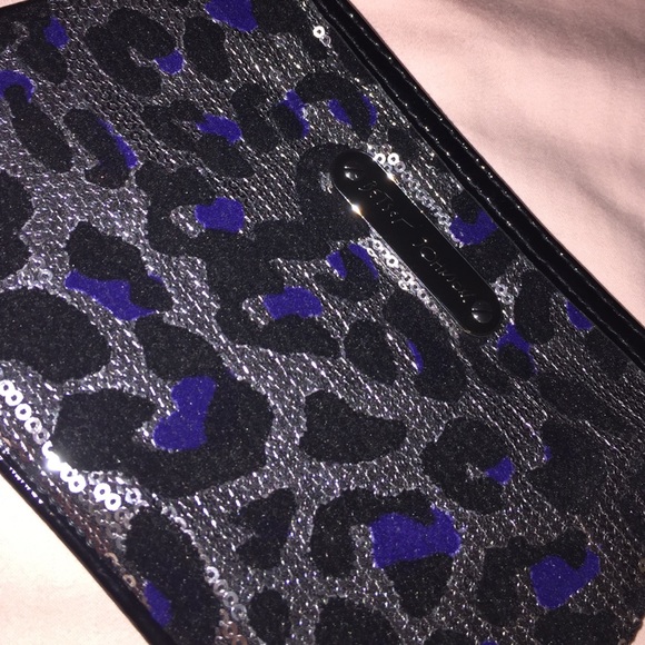 Betsey Johnson Leopard Wristlet 💙