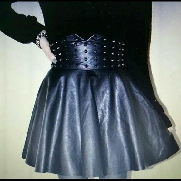 Studded faux leather like skirt nwot - Picture 4 of 4