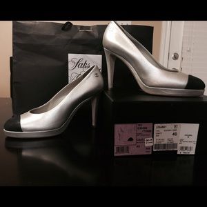 CHANEL MATTE SILVER CAP TOE PLATFORM PUMPS! Sz: 40