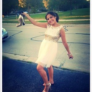 Meet your Posher, Alexis