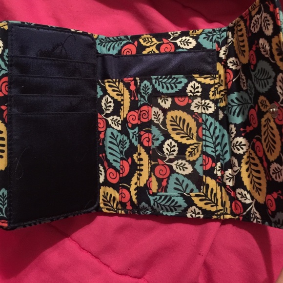 SOLD Vera Bradley wallet - Picture 2 of 4